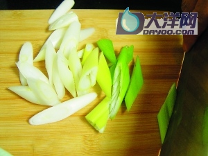 家常蔥爆牛肉的做法(圖解)-
