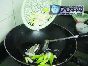 家常蔥爆牛肉的做法(圖解)-