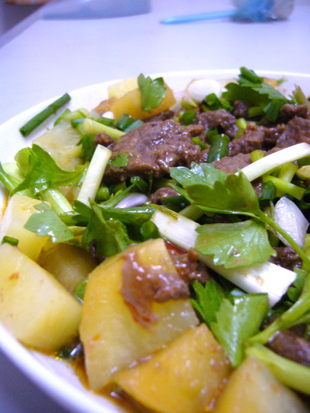 土豆兩吃:土豆燒牛肉、土豆燜豆角-