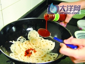 爽口茄汁藕片的做法(圖解)-