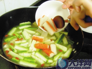 美白絲瓜豆腐湯的做法(圖解)-
