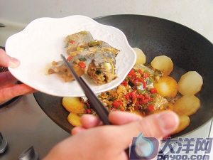 香燜蘿蔔帶魚的做法(圖解)-