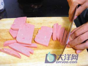 火腿炒茄子的做法(圖解)-