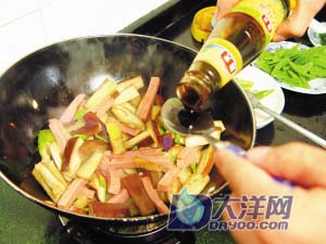 火腿炒茄子的做法(圖解)-