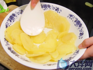什錦田園土豆餅的做法(圖解)-