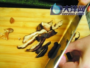 魔芋燒魚的做法(圖解)