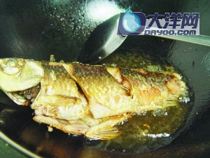 紅燒鯽魚的做法(圖解)-
