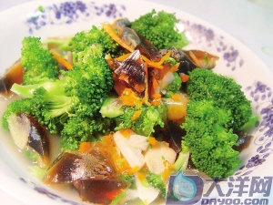 高湯皮蛋西蘭花的做法(圖解)-