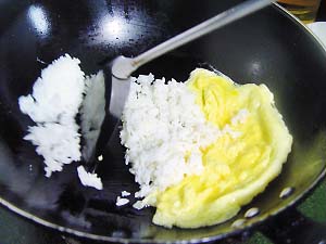 奇異果炒飯的詳細做法(圖解)-久久菜譜網