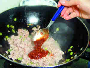 魚香肉燥面的做法(圖解)