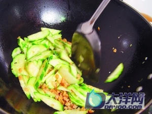 絲瓜蝦米煎餅的詳細做法(圖解)-