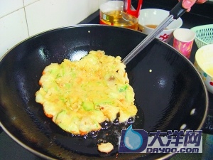 絲瓜蝦米煎餅的詳細做法(圖解)-