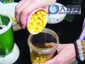 玉米蜂蜜煎餅的做法（圖文）-