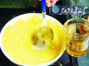 玉米蜂蜜煎餅的做法（圖文）-