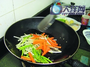 五彩馬鮫魚條的做法（圖文）-