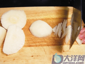 清潤雪梨雞絲的做法-