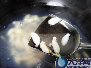 蟹腿燴蘿蔔條的詳細做法(圖解)-