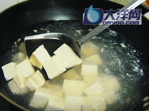 金沙蟹黃豆腐的做法(圖解)-